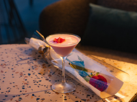 [Dinner Time] Plan with Pair of Cocktails & One Rose