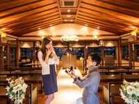 【Xmas｜チャペルでプロポーズ】クリスマスディナー＋バラ12本の花束（専属プランナー付）