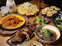幹事様必見！10名様で1名様無料！大人数の忘年会、宴会などにオススメ！２H飲み放題付き【竹：渋谷舌吞コース】あて巻きの鮪トロと沢庵～国産鶏モモ肉の炭火焼き～,〆鉄板のナポリタンまで‼