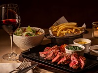 【9/14-12/17】 ザ・ロビー ステーキナイト <国産牛サーロイン> フリーフロー付き
