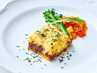 （土日祝日）オーヴェストランチ　＜全3品：前菜・グラタン・デザート＞  4,000円　＊11/1～