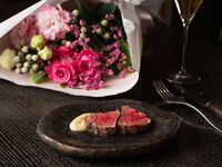 【YOKOHAMA PRECIOUS FLOWERS】窓側席確約・花束付きアニバーサリーディナー+グラスシャンパン含む2杯+アニバーサリーケーキ