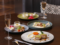 [December, January, February] Choose your main dish + Buffet; one alcoholic drink included (unlimited time)