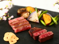 【最高の結婚記念日：土日祝】こぼれスパークリング＋花束＋メッセージプレート20文字付き記念日！前菜・お魚のグリル・国産牛フィレとロースの食べ比べコース