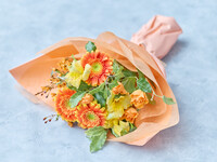 【最高の結婚記念日：土日祝】こぼれスパークリング＋花束＋メッセージプレート20文字付き記念日！旬の食材で奏でるフルコースを堪能　全6品